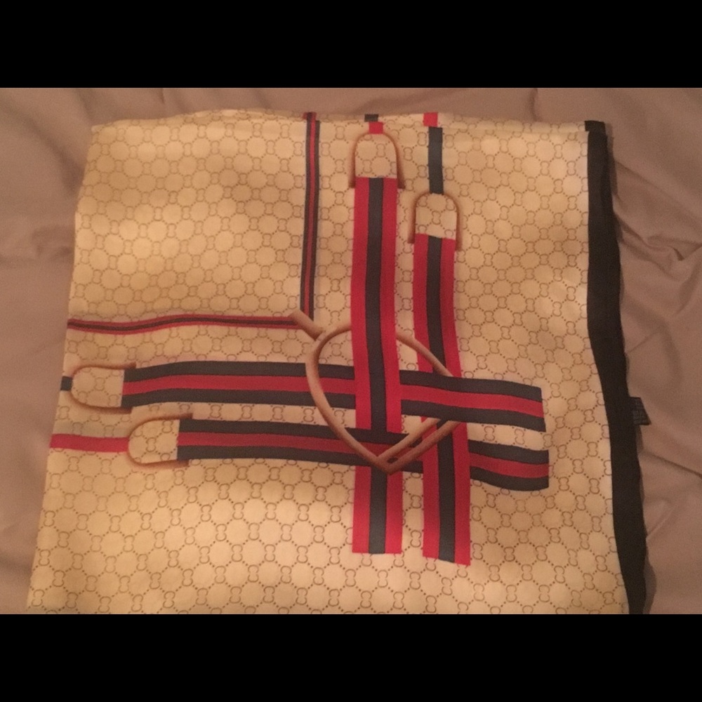 Gucci-esq silk scarf